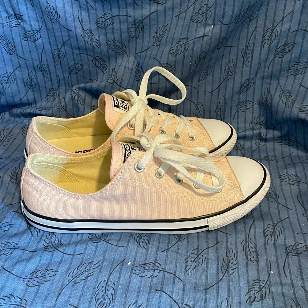 Chuck Taylor All Star Dainty Low Top in vapor pink 7